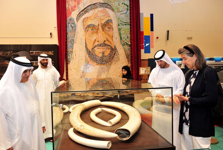 السفيرة البلجيكية في جولة بـ"معرض الشيخ زايد"