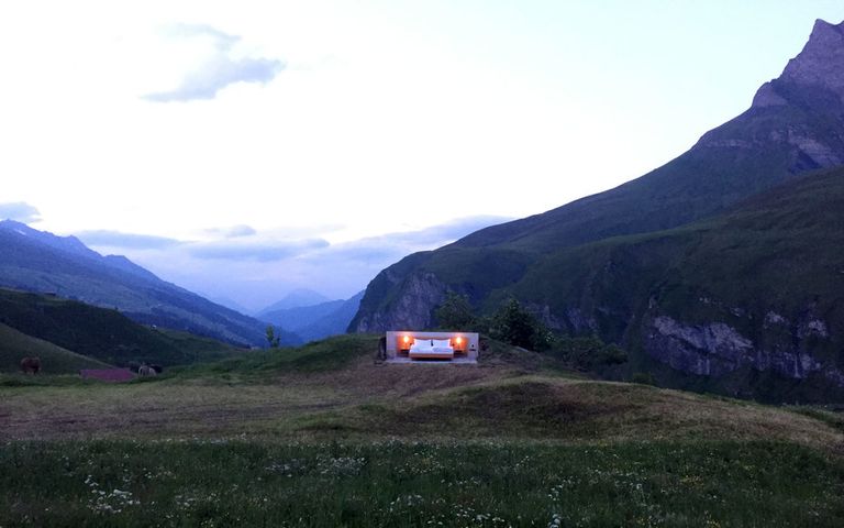 تكلفة الغرفة 250 فرانك سويسري في الليلة