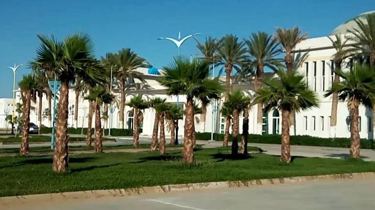 "حدائق الزِّيبانْ المائية".. أكبر منتجع مائي وسياحي في الجزائر