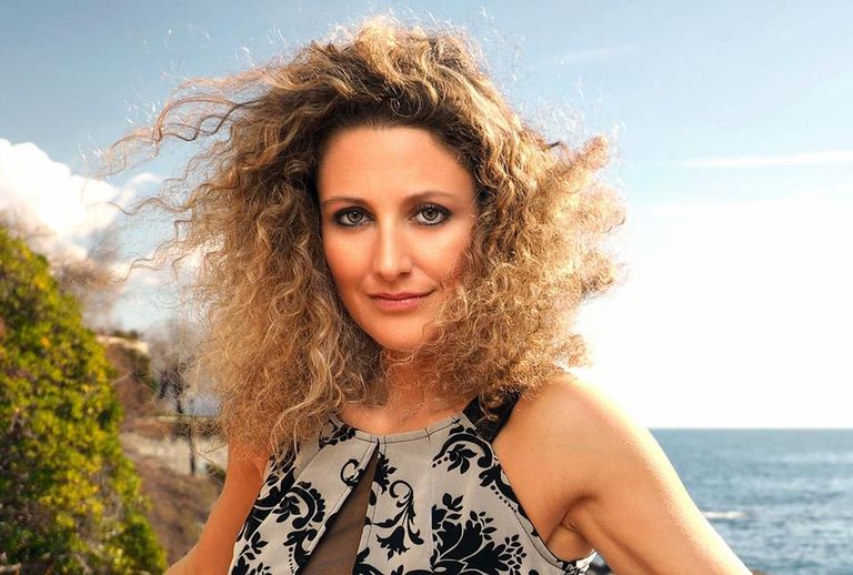 إليسا توميليني فوق جبال الألب