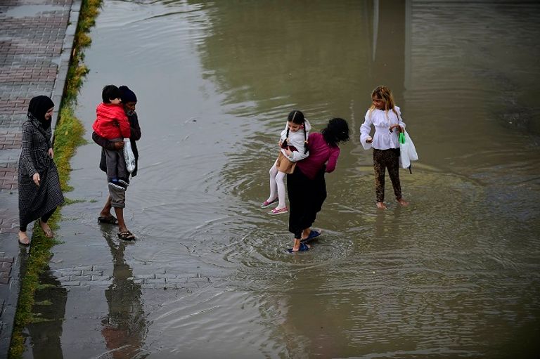 الأمطار الغزيرة أعاقت حركة المرور في إسطنبول- رويترز