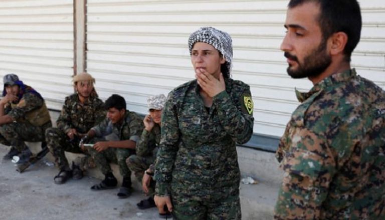 مقاتلون تابعون لوحدات حماية الشعب الكردية - أرشيفية