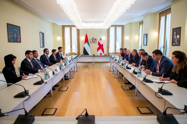 الشيخ عبد الله بن زايد آل نهيان والرئيس الجورجي