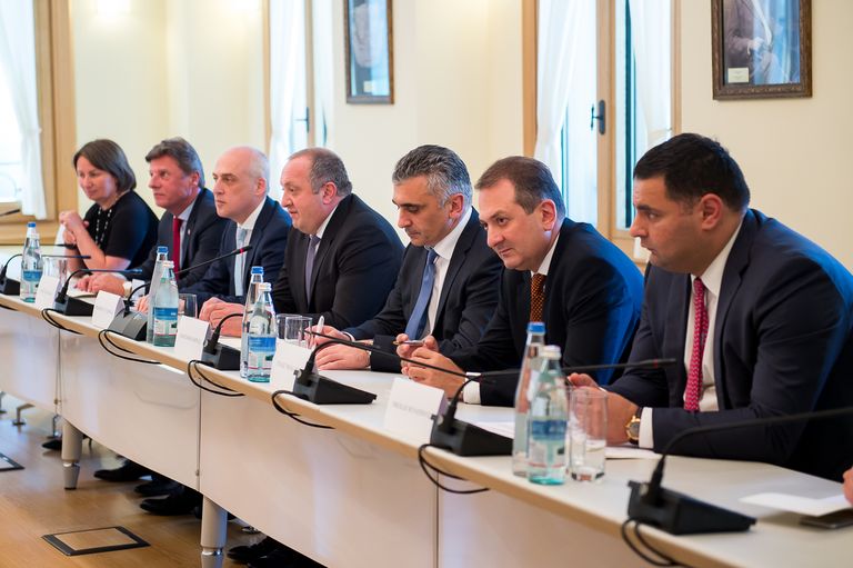 الشيخ عبد الله بن زايد آل نهيان والرئيس الجورجي