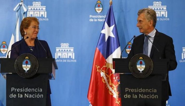 رئسية تشيلي: لا أتحدث مع الرئيس الأرجنتيني في كرة القدم لتستمر صداقتنا