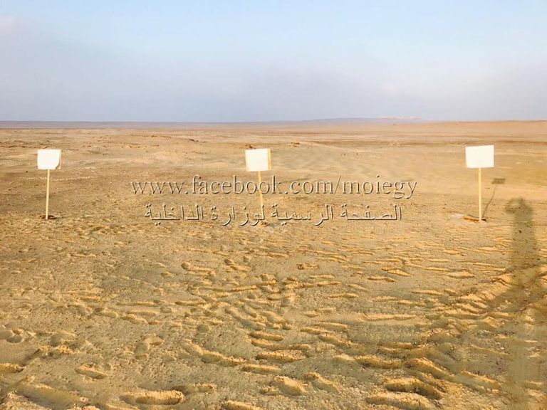 الإرهابيون أقاموا معسكرا في منطقة صحراوية للتدريب