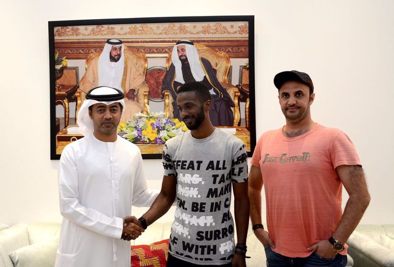 اللاعب الإماراتي عيسى سانتو