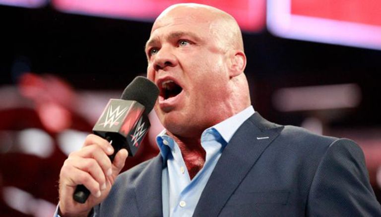 كيرت أنجل يقدم ابنه جيسون جوردان للجمهور