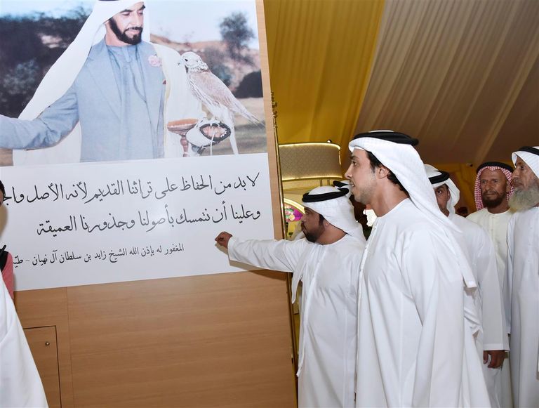 الشيخ منصور بن زايد آل نهيان في زيارة لمهرجان ليوا للرطب