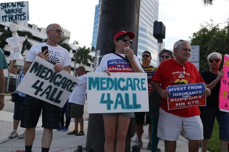 دونالد ترامب قبل إلقاء كلمته