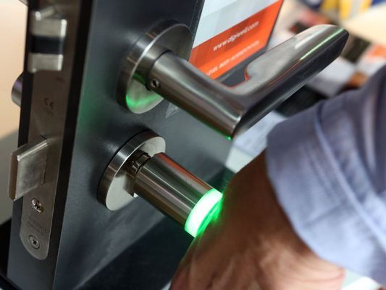 الشريحة الإلكترونية بحجم حبة الأرز