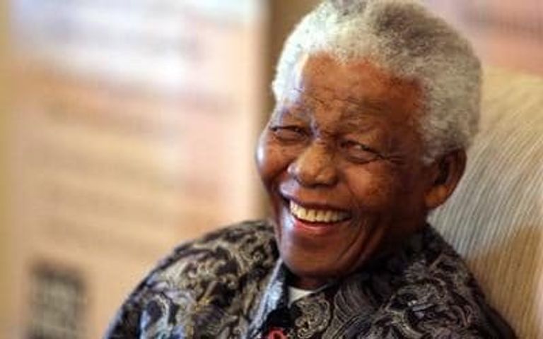 سحب كتاب عن مانديلا من الأسواق