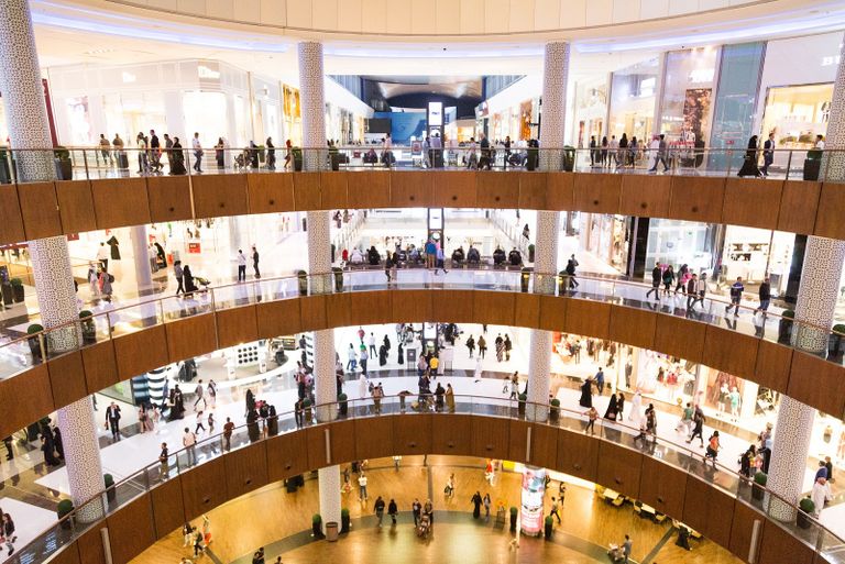 شعار مهرجان مفاجآت صيف دبي