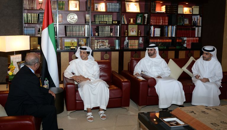 منصور بن زايد يستقبل وزير الخارجية الجزائري