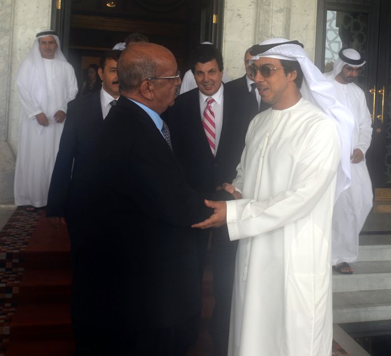 منصور بن زايد يستقبل وزير الخارجية الجزائري