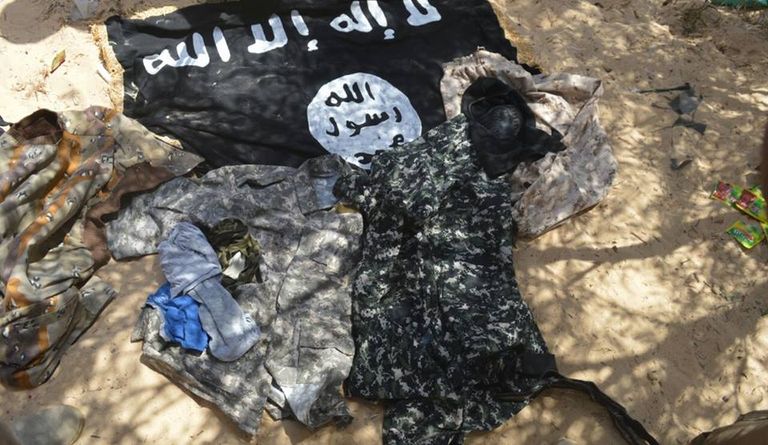 جندي من الجيش المصري خلال عمليات التفتيش