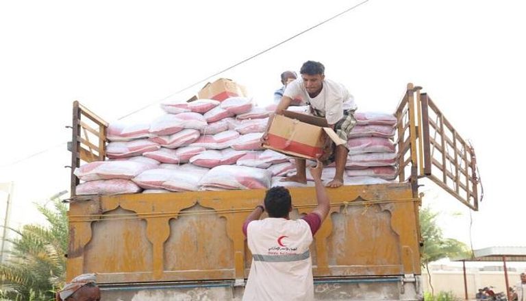 مساعدات إغاثية من الهلال الأحمر الإماراتي لأهالي 