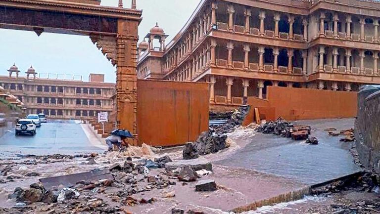 الفيضانات تدمر قرى ومدنا بولاية راجستان الهندية