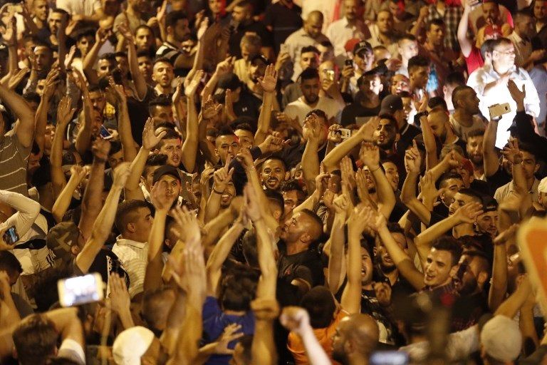 الفلسطينيون يحتفلون عند باب الأسباط