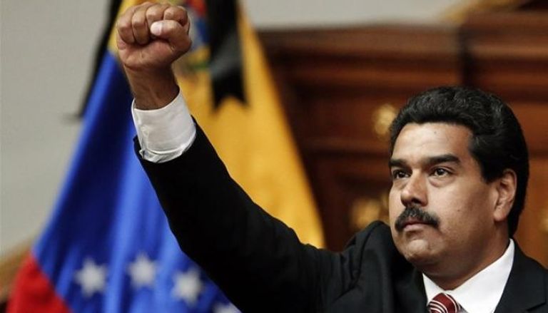 المعارضة الفنزويلية أغلقت الشوارع بالقمامة والحجارة - أ. ف. ب