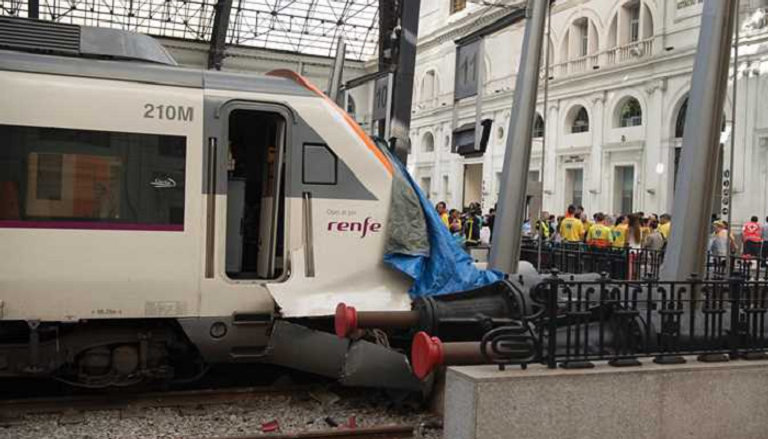 حادث تصادم القطار في برشلونة - الفرنسية