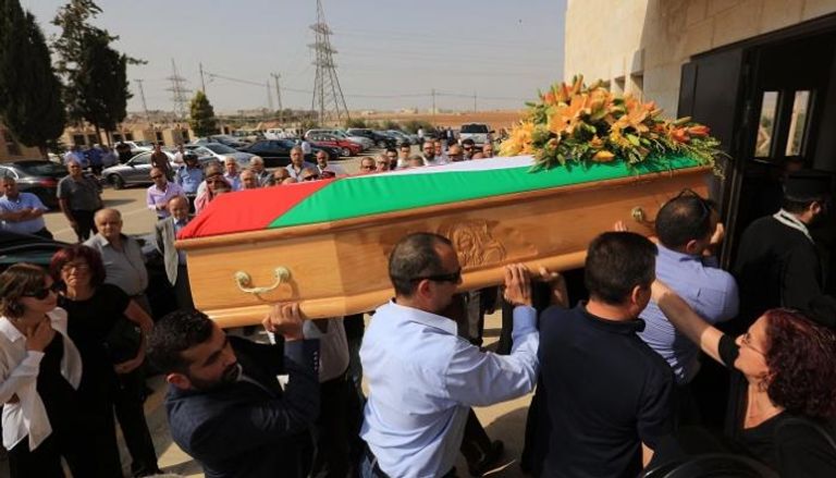 تشييع جثمان أحد القتيلين في حادث السفارة بالأردن - أ. ف. ب