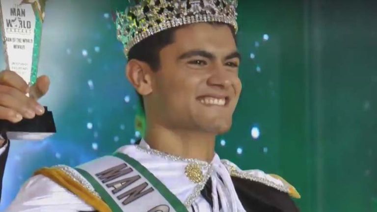 المصري مصطفى جلال يتوج ملك جمال العالم 