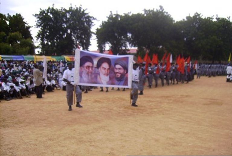 مسيرة لأتباع الخميني في نيجيريا تعلن ولاءها لإيران