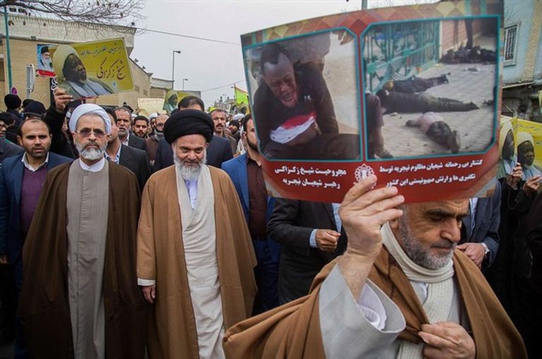 مسيرة لأتباع الخميني في نيجيريا تعلن ولاءها لإيران