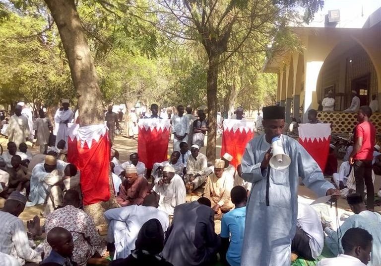 مسيرة لأتباع الخميني في نيجيريا تعلن ولاءها لإيران