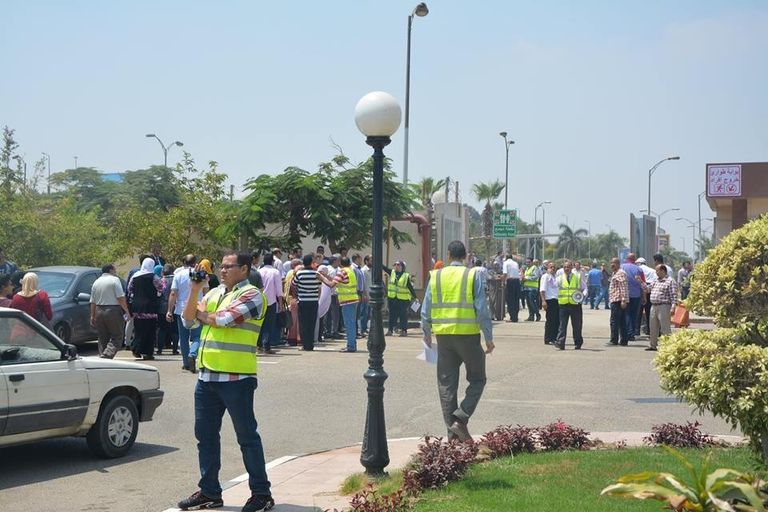 مشهد من التجربة بمطار القاهرة