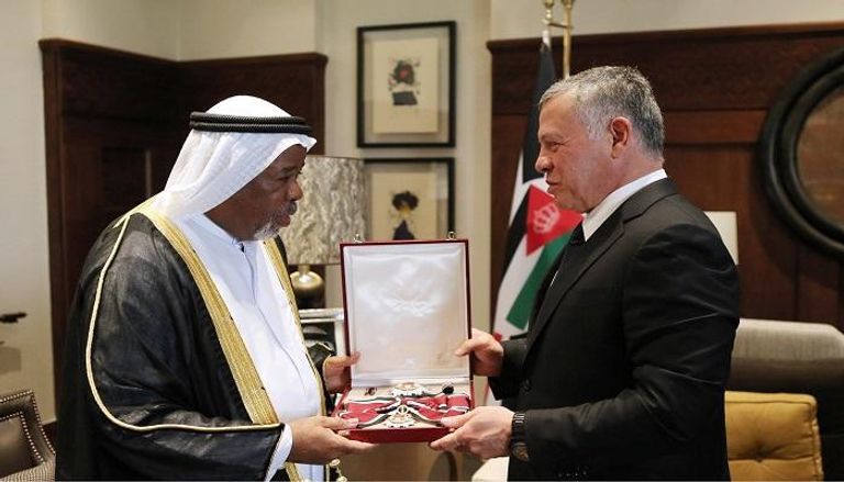 ملك الأردن والسفير الإماراتي في عمان 