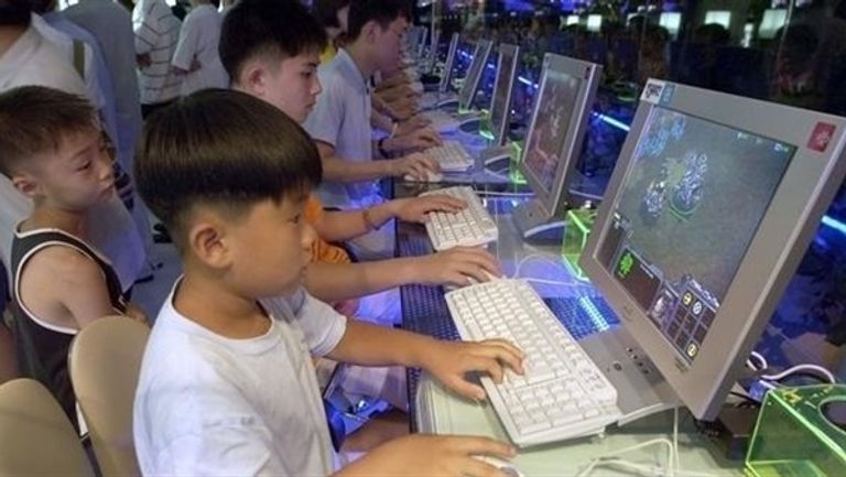 الرئيس المصري في زيارة سابقة لليابان -أرشيفية