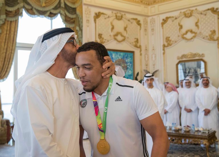 الشيخ محمد بن زايد يستقبل