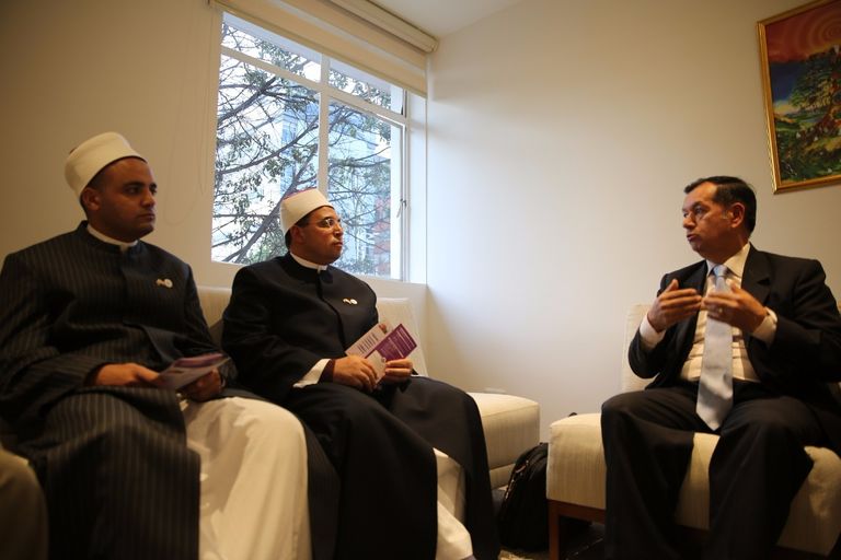 قافلة حكماء المسلمين تبدأ فعالياتها في كولومبيا