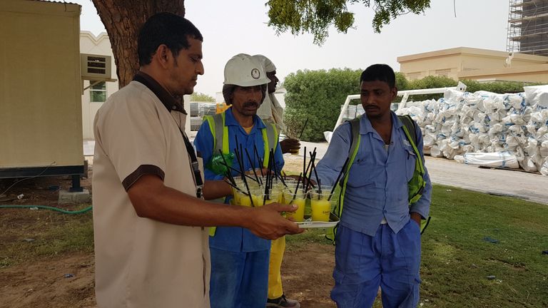 مبادرة "برد عليهم واسعدهم" بالشارقة