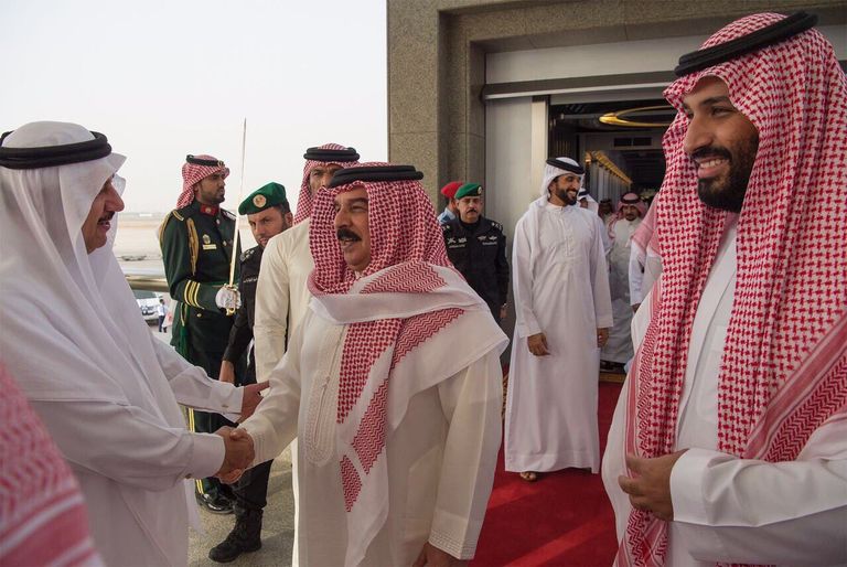 محمد بن سلمان يستقبل ملك البحرين
