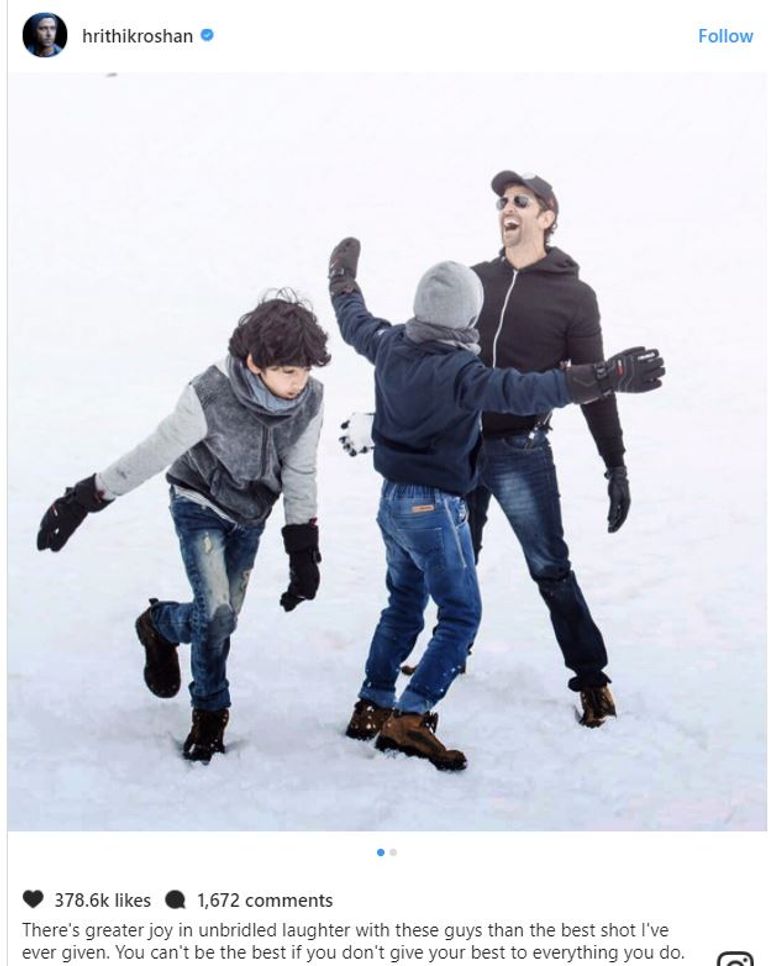 نجم بوليوود هريثيك روشان مع أولاده