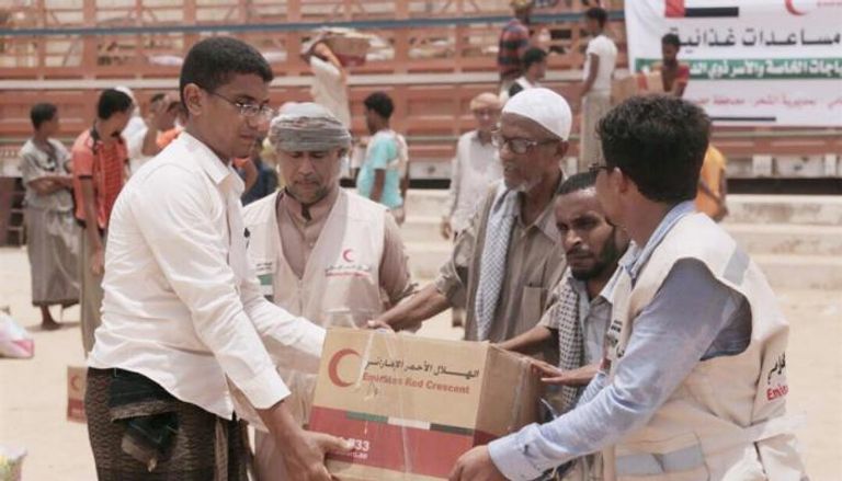 جانب من المساعدات الإماراتية لأهالي الحامي اليمنية