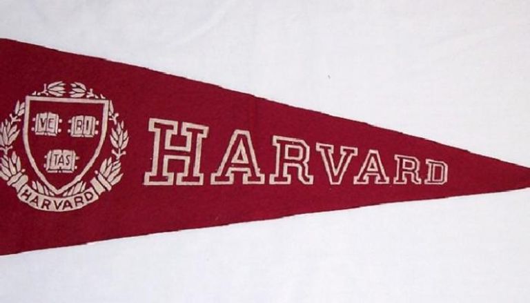 جامعة هارفارد من بين الجامعات التي اتهمها نائب الكونجرس