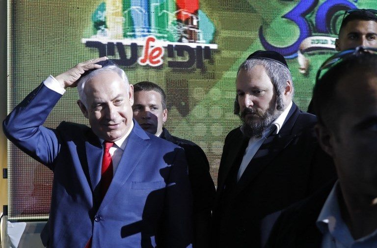 نتنياهو خلال حفل توسعة المستوطنة نتنياهو خلال وضع حجر الأساس في توسعة المستوطنة (الفرنسية)