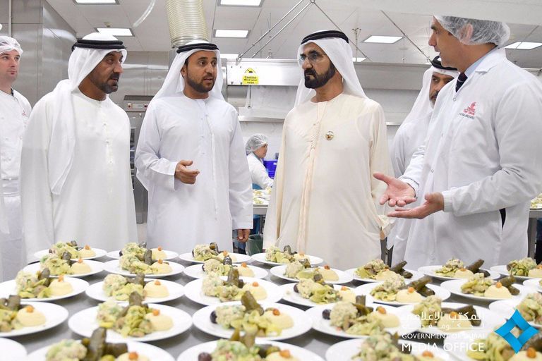 محمد بن راشد يتفقد سير العمل في 