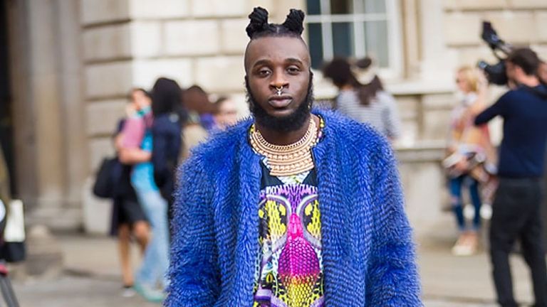 15 طلة رجالية جذابة بالشعر الطويل