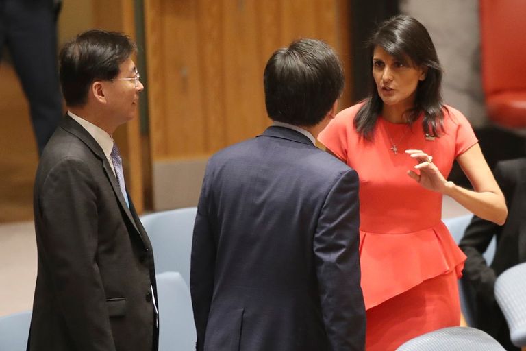 مندوبا أمريكا والصين بمجلس الأمن الدولي أثناء التصويت