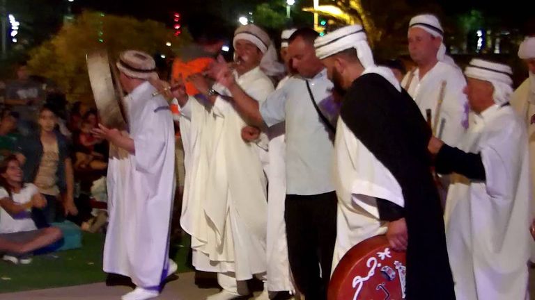 "الرَّحَّابَة" و"البَارودْ".. توابل الأعراس الجزائرية الأصيلة