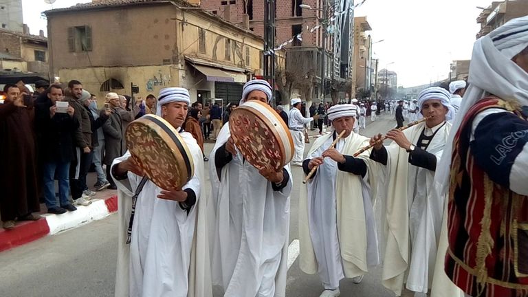"الرَّحَّابَة" و"البَارودْ".. توابل الأعراس الجزائرية الأصيلة