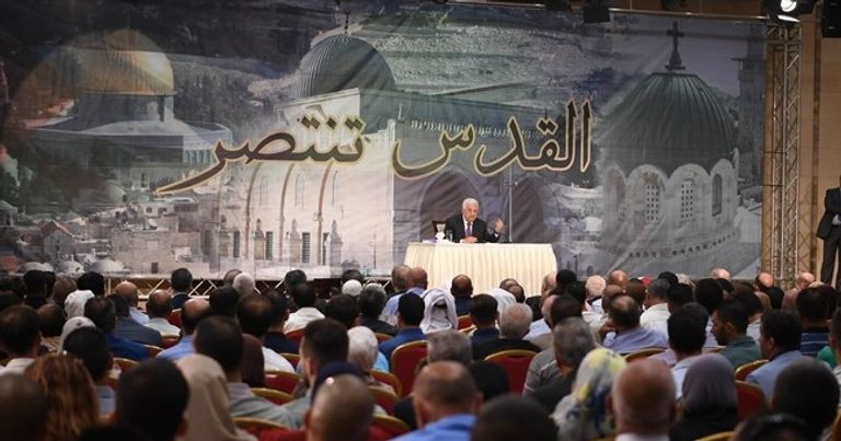 عباس يطالب شعبه بعدم ترك فلسطين للاحتلال (أ.ف.ب)