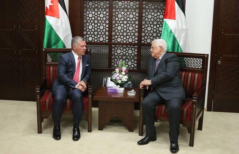 رئيس فلسطين محمود عباس خلال استقباله العاهل الأردني الملك عبد الثاني