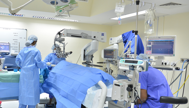 غرفة العمليات لجراحة العيون 