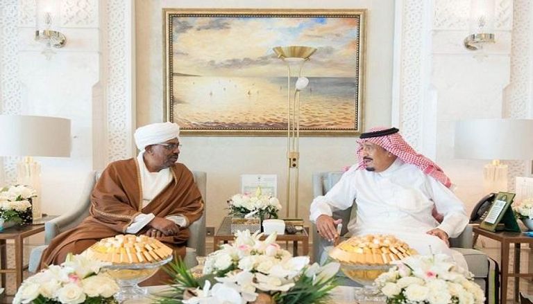  الملك سلمان بن عبدالعزيز آل سعود برفقة الرئيس السوداني عمر البشير